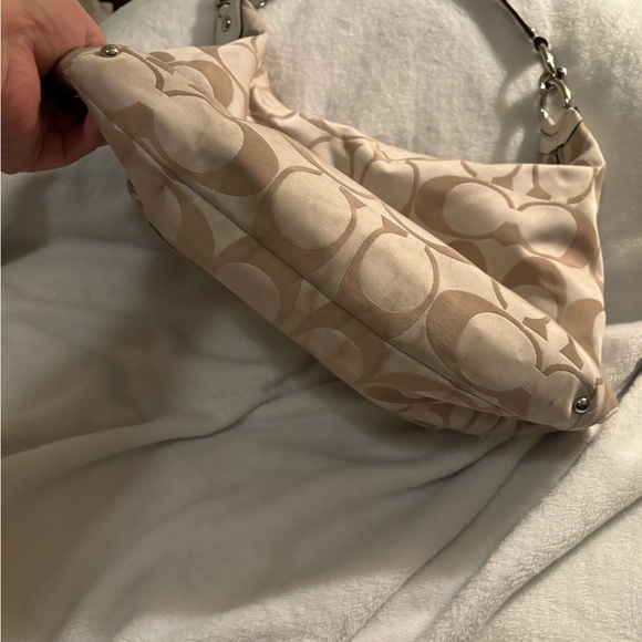 COACH handbag . EUC. - Picture 3 of 7